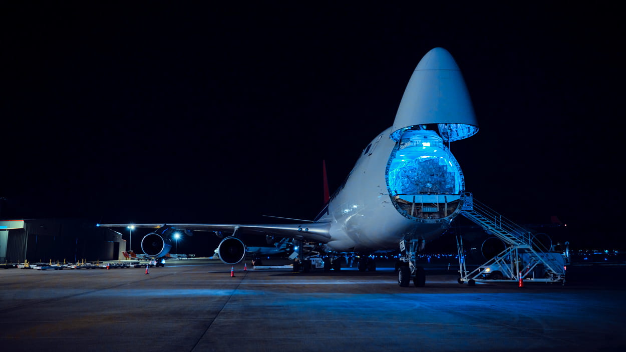 Noseloader am Flughafen